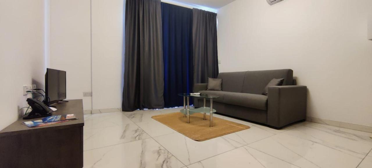 Blu-M Central Qormi Εξωτερικό φωτογραφία